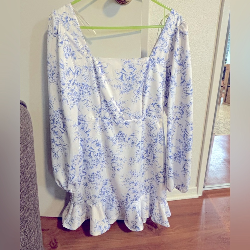 Forever 21 White Blue Floral Dress (S)